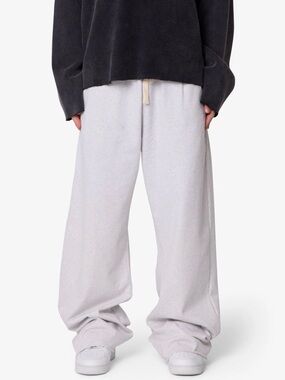 Lightweight Ultra Baggy Sweatpants -
Heather Grey